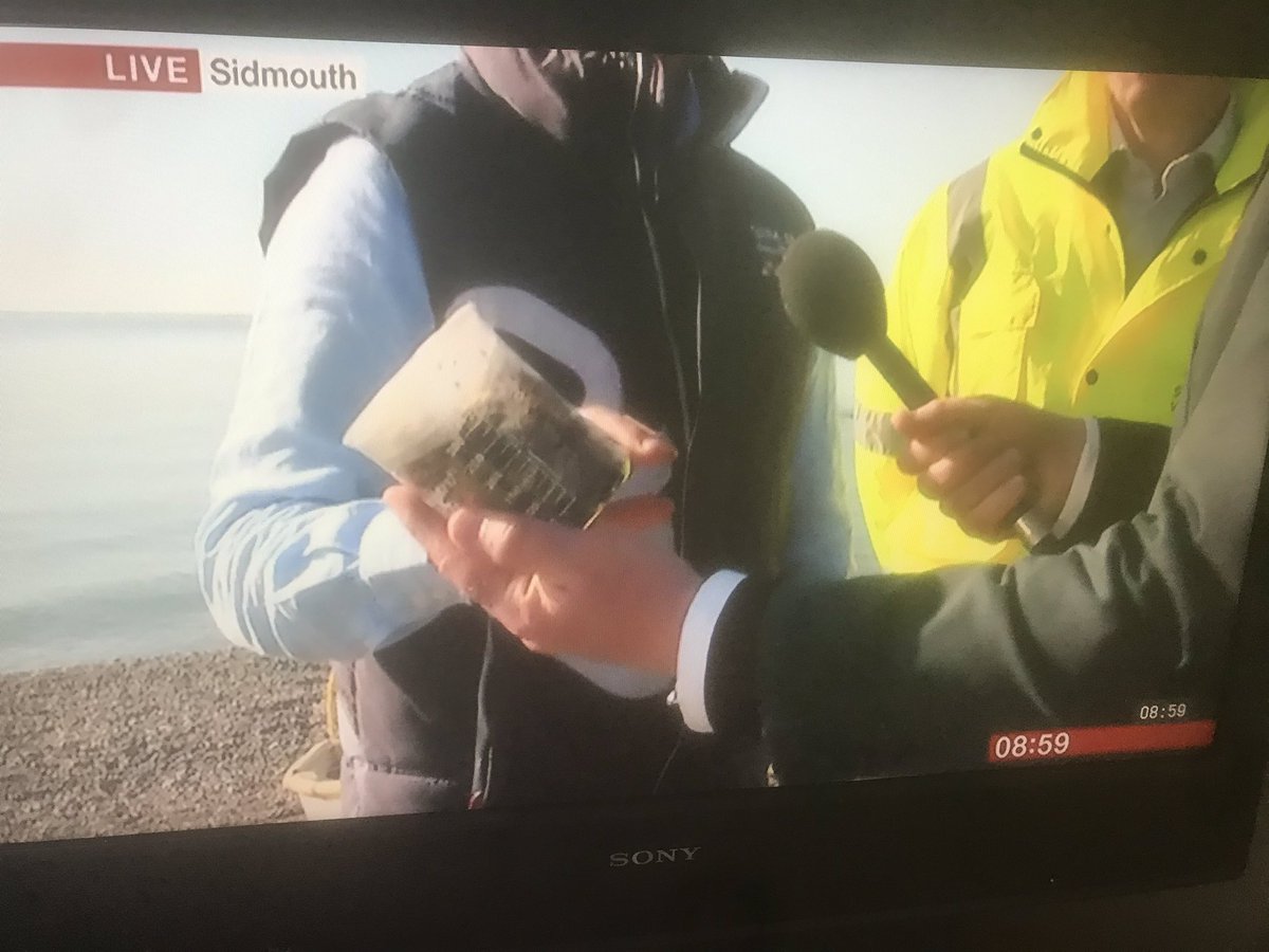 omalleyhyde's tweet photo. Great to see @BBCBreakfast highlighting environmental issues from #fatbergs - caused by wet wipes congealing with fats, oil and grease. @SouthWestWater’s Andrew Roantree interviewed by @JohnMag20 at sunny Sidmouth #loveyourloo #thinksink https://t.co/hW3T2bZzZB