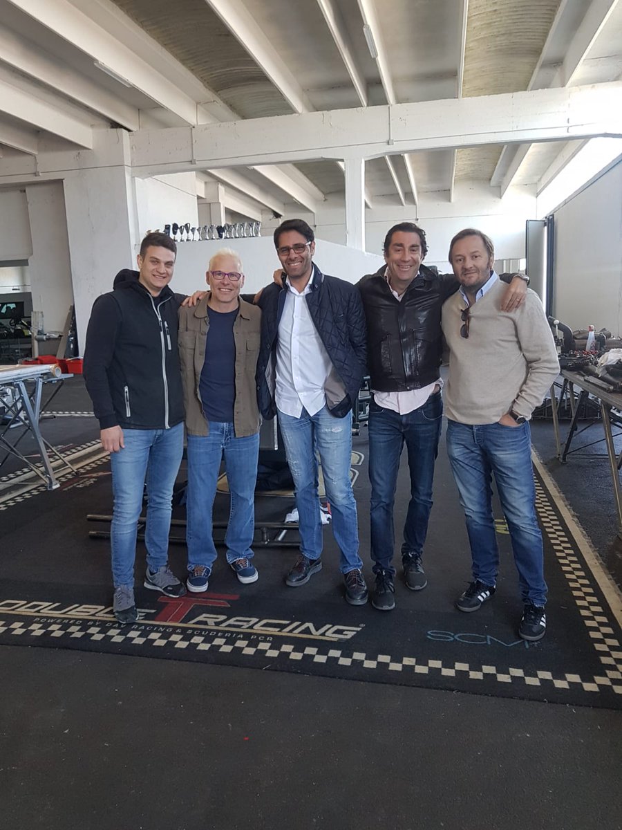 Metti una sera insieme ad un po' di amici... #jv27 #mimmoschiattarella

#9 <a href="/Vexatec/">VEXATEC</a> Racers Motorsport

 <a href="/EuroNASCAR/">NASCAR Euro Series</a> <a href="/NASCARHomeTrack/">NASCAR_Roots</a> @r_NascarHT