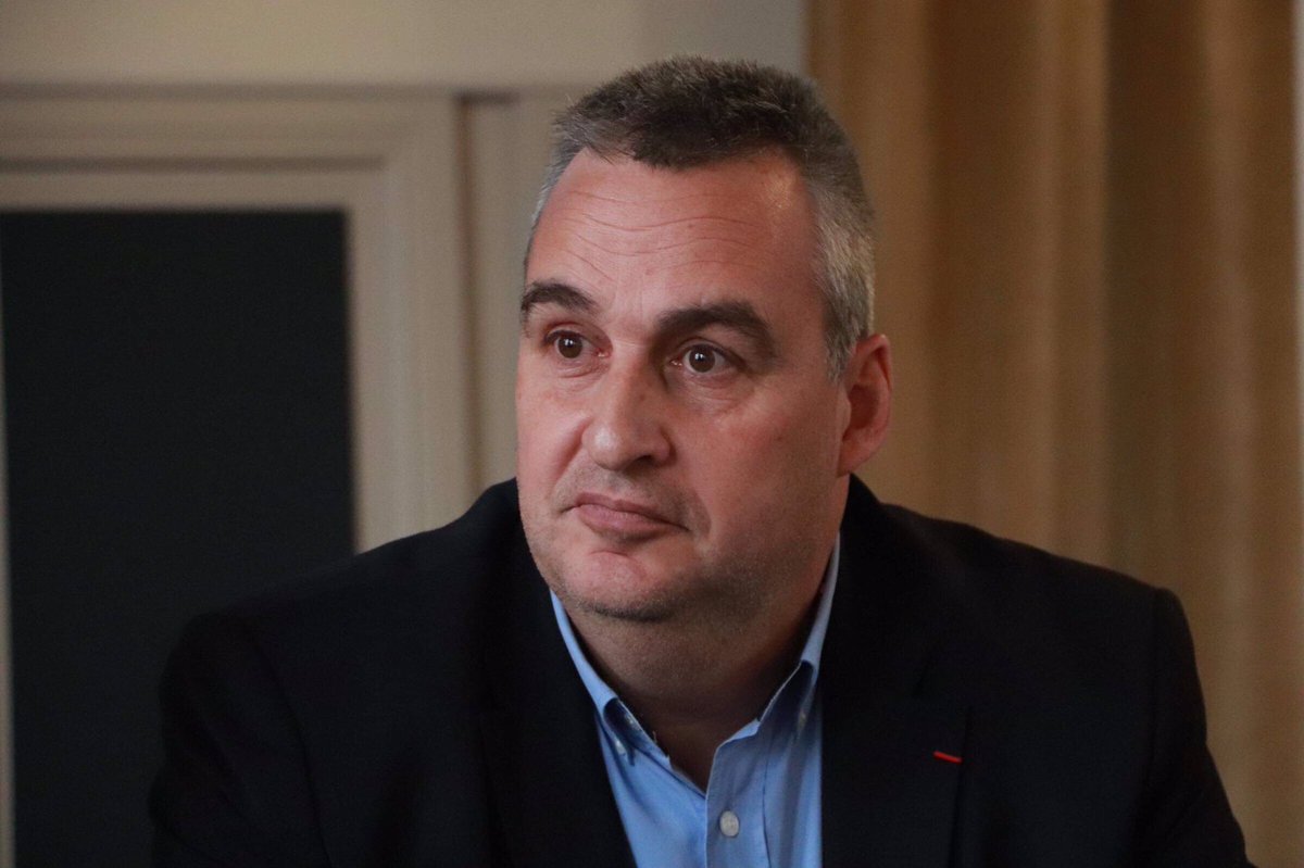 ANESTAPS's tweet photo. Christophe Carayon, adjoint au DTN @FFHandisport, Stéphanie Merle, DTN adjointe FF Sport Adapté, @EvelyneCiriegi, présidente du @crosif, @TruffautMarc, président de la @FFSASportAdapte et Dénis Miguel, dir. @unss Seine et Marne échangent lors de la du #ColloqueJNSH 
#JNSH2019 https://t.co/LyLaIeUDLC