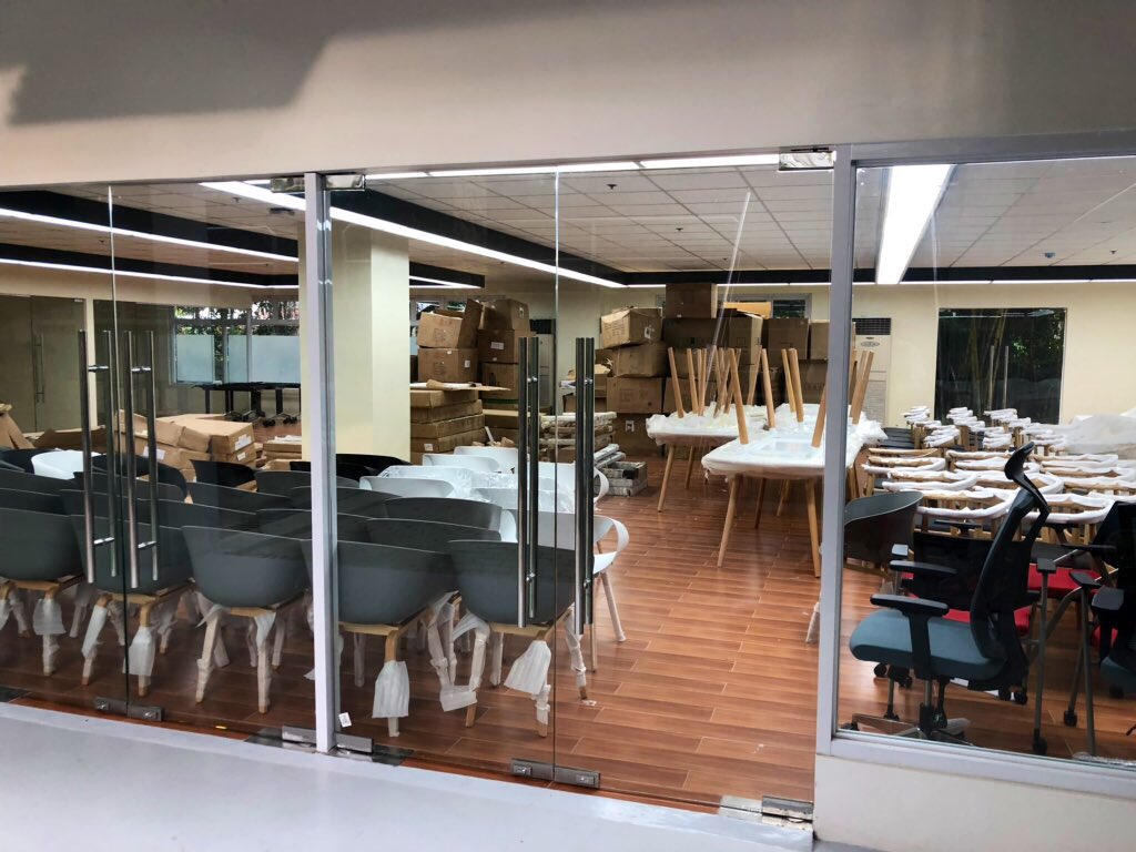 DLSMHSIUpdates's tweet photo. Who’s excited to see the new facility? 🙋🏻‍♂️🙋🏻‍♀️ 

📍DLSMHSI - Romeo P. Ariniego, MD, AFSC library

#DLSMHSI #DLSMHSIUpdates https://t.co/mpIkbidin5