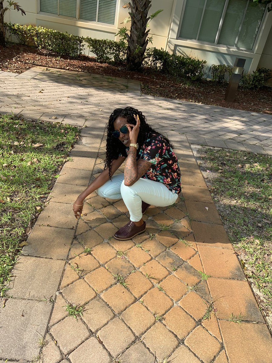 _TweeetMeRight's tweet photo. IM FULL OF PAIN BUT WAKE UP EVERY MORNING & IM SMILING😤🗣❤️ #YallLivinThruME #RipSlama #TrippNation #Breeezy #explore #explorepage #likes4likes #miami #hiphop #femaleartist #souljaboy #hml #streetbud #artist #designer #ykosiris #yungbleu #yogotti #bankrollfresh https://t.co/zLXfSRA2xq