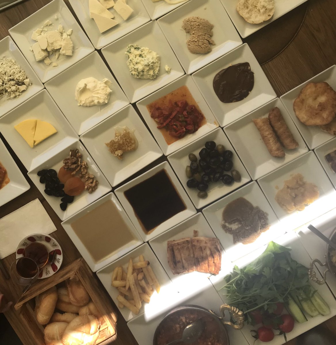 EisGmbh's tweet photo. Eine nette Idee Frühstück zu präsentieren 😊 https://t.co/2OytYHcqVH