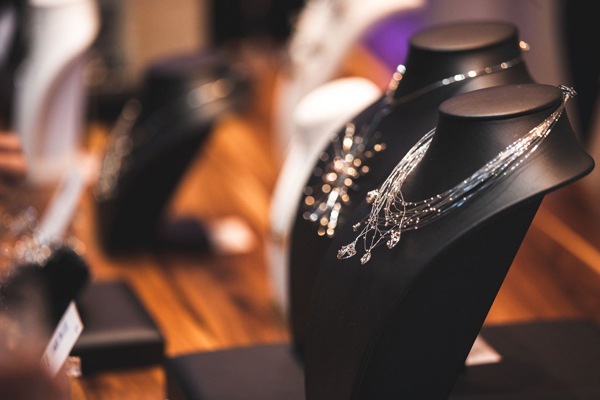 METAL CONCENTRATORS AND FIRST DIAMONDS CELEBRATE PLATAFRICA AND THE BURGEONING SOUTH AFRICAN JEWELLERY INDUSTRY
liaise.andraslengyel.com/t/ViewEmail/r/…