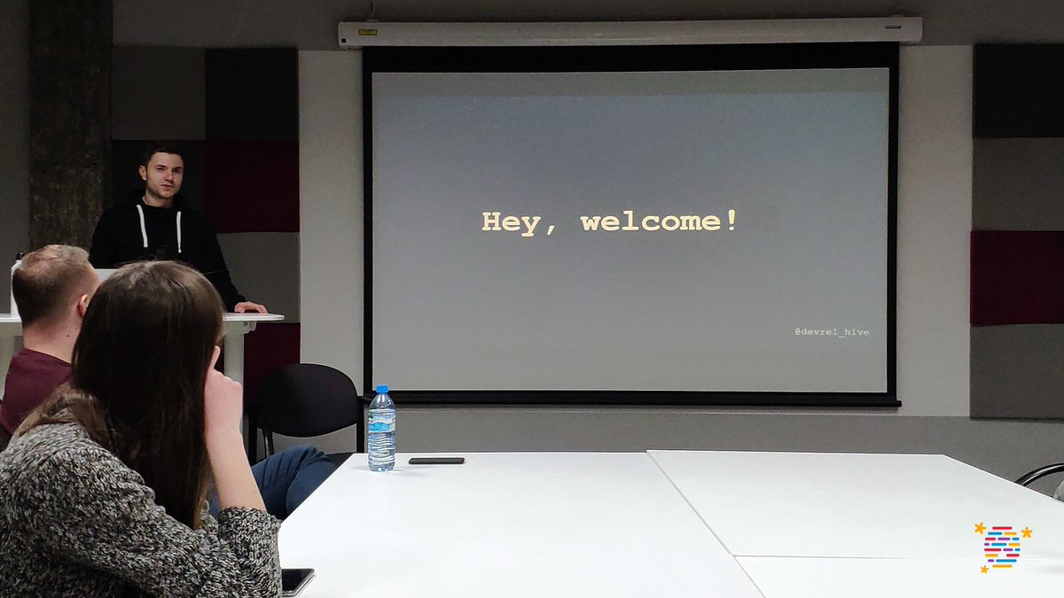 devrelhive's tweet image. Oh, that was a perfect kick-off! 🍾

First 8 community members joined @devrelhive #1 yesterday; our main focus was better understanding #DevRel activities and planning further community actions.