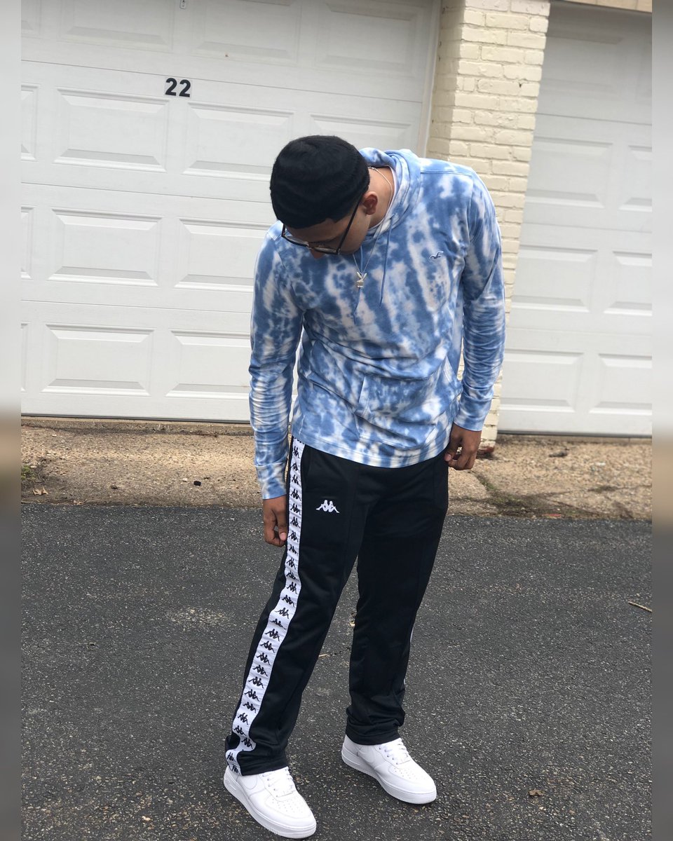VloneSebs's tweet photo. They call me aids cause I be killing shit https://t.co/xX3XwwnNkI
