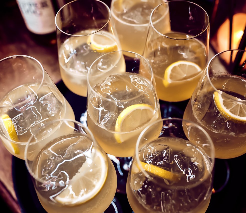 Cheers to our Ladies.. Tonight they enjoy complimentary wine and drinks form 8PM
Music by our resident Dj and offers on food. We welcome The Entertainer
Copper Dog - DoubleTree by Hilton - JBR
Reservations@copperdog.ae
.

#CopperDogDubai
#BritsInDubai
#ExpatsInDubai
#PubInDubai