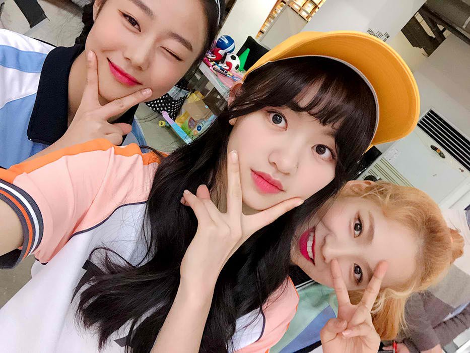 Chaerin_th's tweet photo. [Cherry-Pick🍒] 28. เบื้องหลังการถ่ายแบบชุดยูนิฟอร์มนักเรียน SMART ① (2/2)

#CherryBullet #체리블렛 #Chearin https://t.co/Vc3CMb0FgN