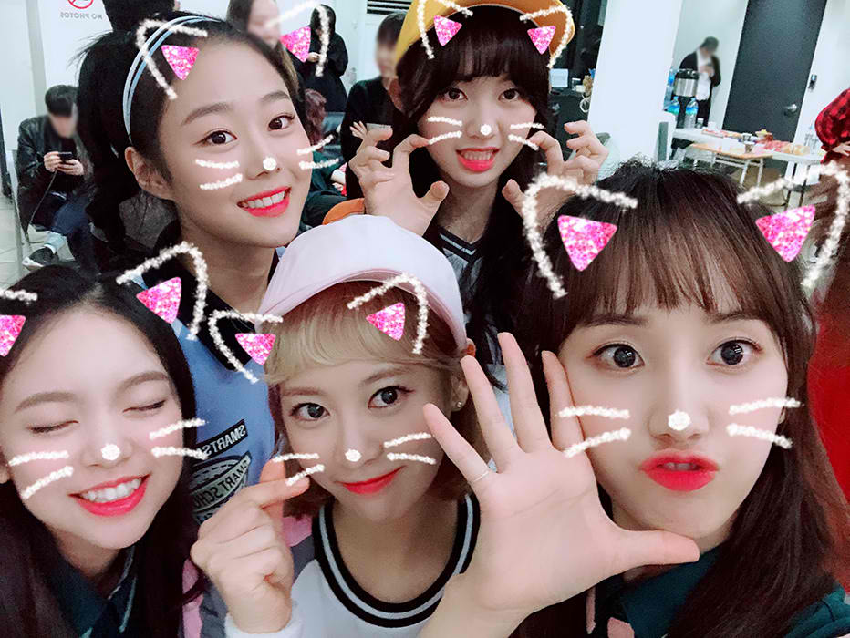 Chaerin_th's tweet photo. [Cherry-Pick🍒] 28. เบื้องหลังการถ่ายแบบชุดยูนิฟอร์มนักเรียน SMART ① (2/2)

#CherryBullet #체리블렛 #Chearin https://t.co/Vc3CMb0FgN