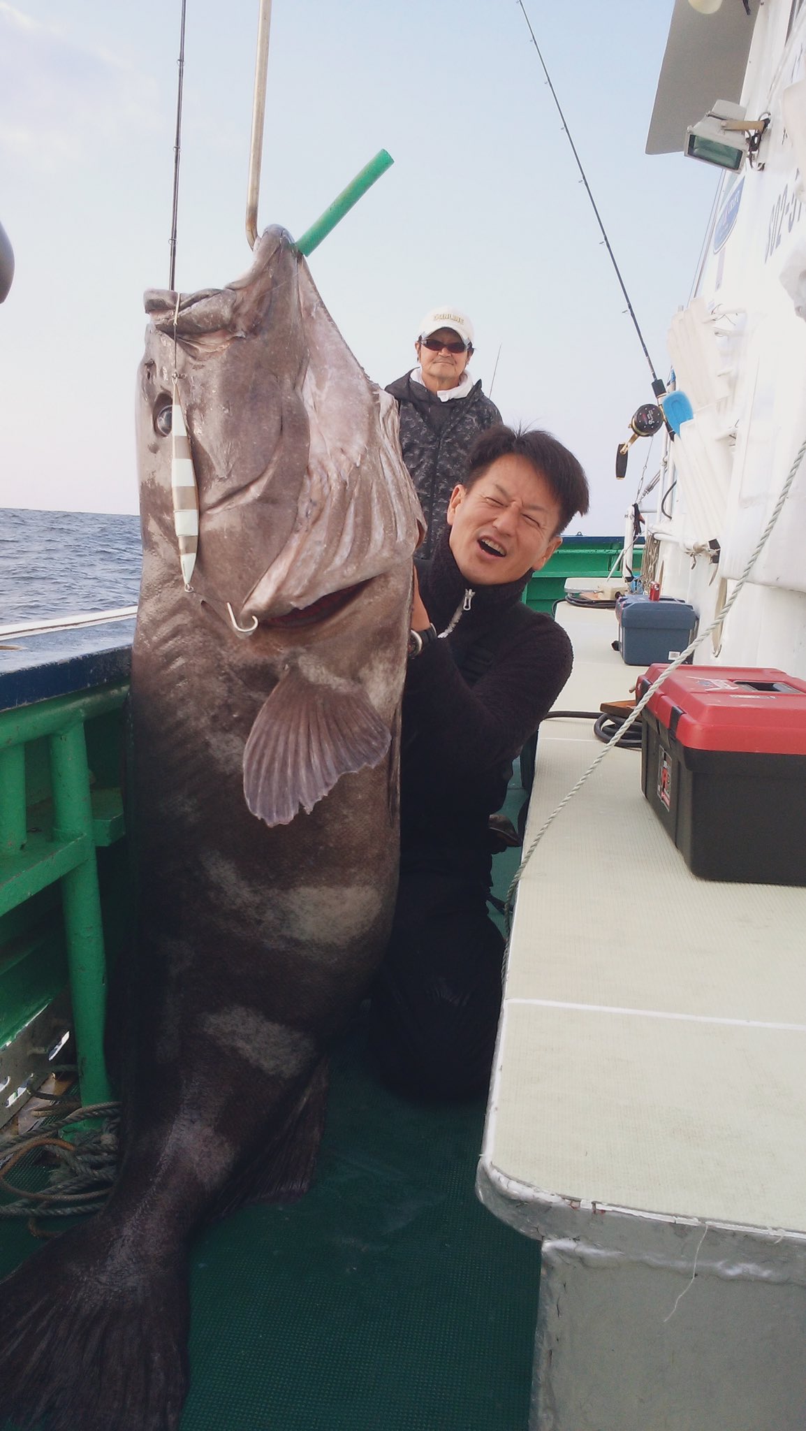 四季の大物釣り 南伊豆忠兵衛丸みなみいずちゅうべいまる Sur Twitter 深海のモンスター巨大魚アブラボウズ71キロ アブラボウス31 71kg3本 バラムツ推定15 30kg級5本 30日がラストあぶらぼうずです T Co Cfhrwmcg8a実績ルアーアンバー