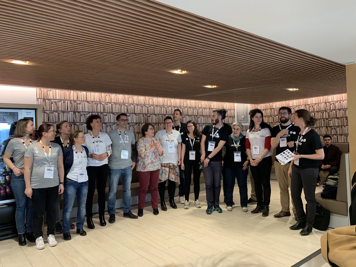 ericdurand59's tweet photo. Les facilitateurs de la transformation #digital du @GroupeBPCE réunis en journée de partage à la @Casden_BP . Merci #tribu_agile et #89C3 https://t.co/0dKGwbiUbF