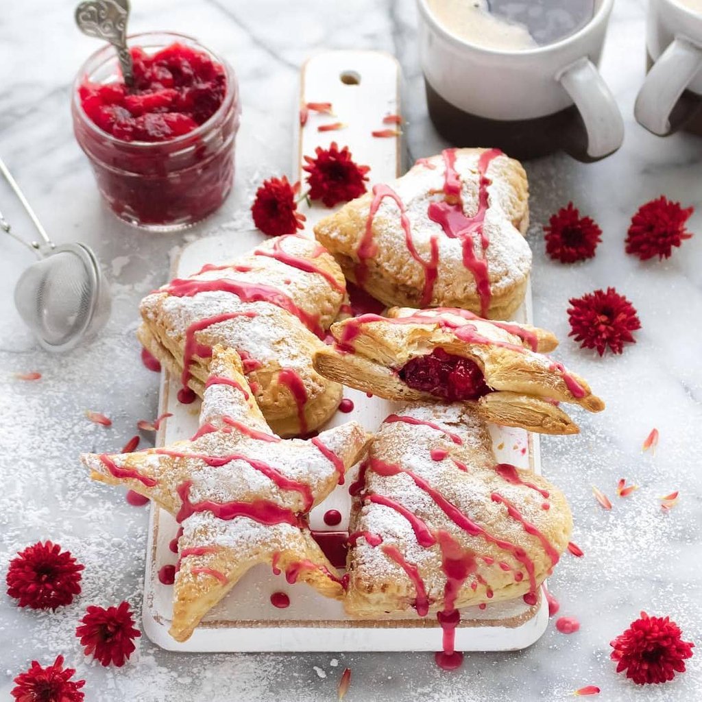 bakingist's tweet photo. These Cranberry Apple Hand Pies were the perfect accompaniment to my breakfast😁
What will be for breakfast at your place tomorrow morning? ☕️🥞🍞

#cake #cakey #cakecakecake #dessert #yummy #cheatday #sweet #sugarfree #cakeoftheday #cakeart #foodporn #baking https://t.co/fgE04sLpbg