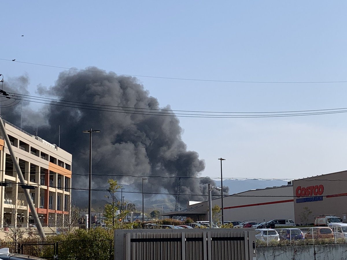 和泉市あゆみ野のコストコ付近で火事の現場画像