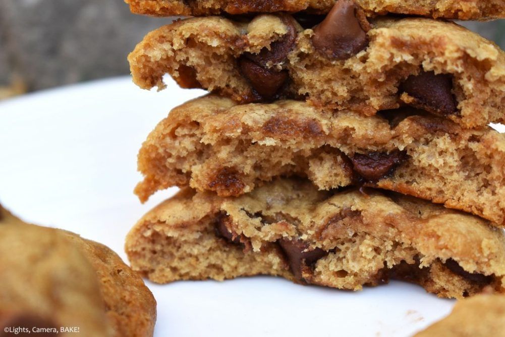 lightscambake's tweet photo. A little #healthy sweet #treat for the middle of the week. Healthy #Chocolate Chip #Cookies 😍
#recipe: https://t.co/RfntdtQZMb
#healthycookies #glutenfree #vegancookies #veganchocolate #dairyfreecookies #deliciousfood #yum #dessert @BBlogRT @BloggingBabesRT @LovingBlogs https://t.co/Gu9qWw5npA