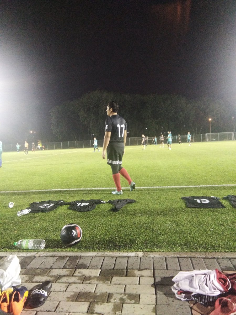 Zuzuzot's tweet photo. @notb4lqis Wherever he go, whatever he do. I'll always be there supporting him. 😘 https://t.co/UwUIJrxdNM