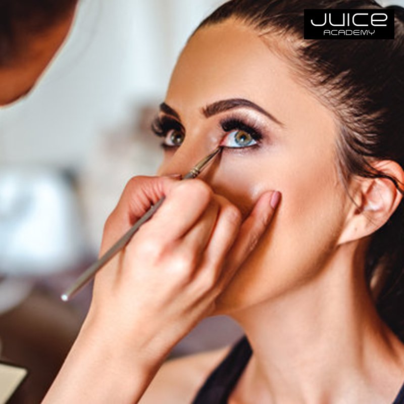 Juicesalon's tweet photo. Learn to master the art of enhancing features through a flawless makeup. #MakeupCourse at #JuiceAcademy for #beginners featuring genres from daywear to bridal
Call 022 26428751 for enquiries or drop in a message
.
.
.
#juicesalon #juiceblog #juicelove #juiceacademy #makeupcourses https://t.co/6XXIpibMUp