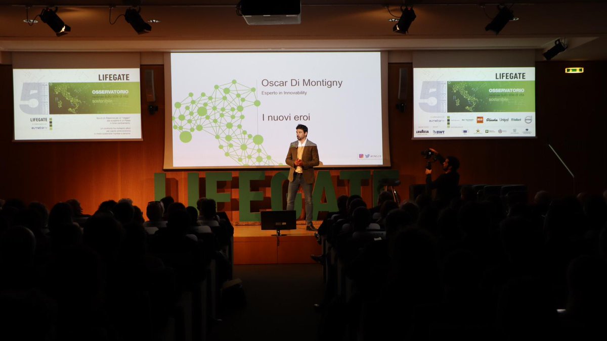 lifegate's tweet photo. È il momento di @OscardiMontigny: la sostenibilità non è una moda. Noi siamo tutti interconnessi, quindi la sostenibilità è una condizione del nostro essere, è una legge. #ons19 https://t.co/w79622stAO