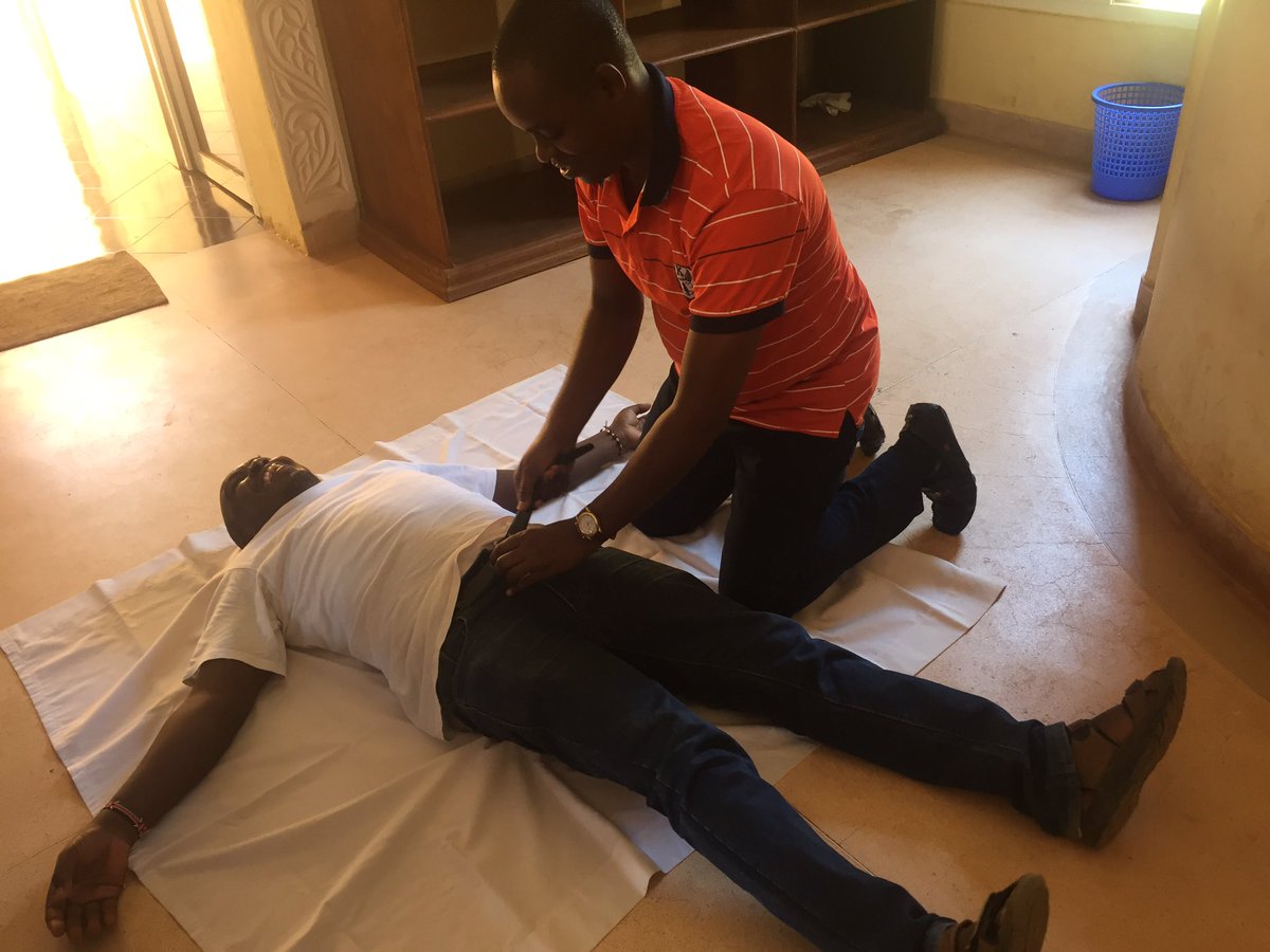 mainagikaria's tweet photo. First aid training at Elimu Centre. @ProjectsElimu @Elimucanada https://t.co/JtBegPN3B1