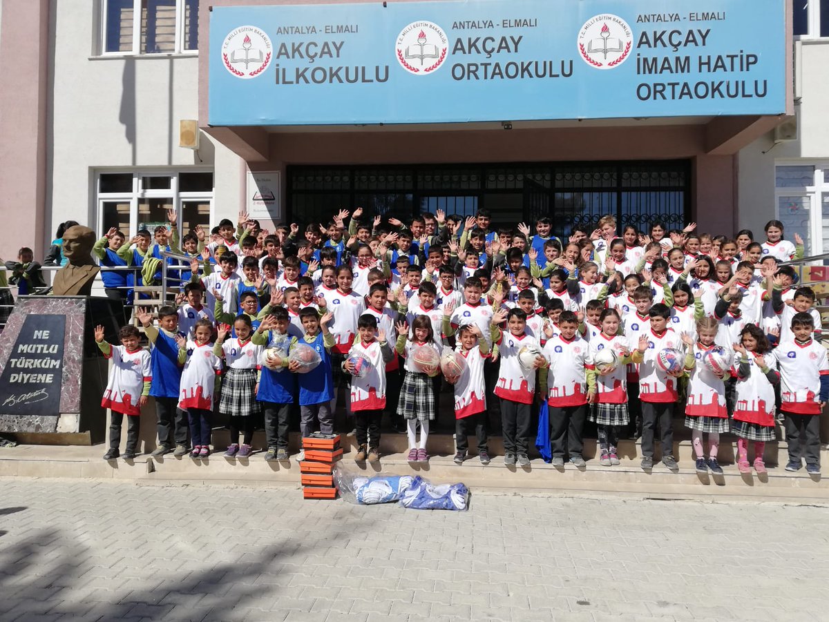 abbgenclikspor's tweet photo. Bir Mahalle Okulu Bir Umut, Umuda Doğru Yolculuk projemiz kapsamında Elmalı'da öğrencilerimizin ihtiyaçları olan Spor malzemelerini  dağıtıyoruz.⚽🏀🏐

➡Salur İlkokulu

➡Yuva İlkokulu

➡Akçay Ortaokulu

💪🤗"Sporcu Çocuklar, Güçlü Gelecek "🤗💪 https://t.co/sEiep5oS3G