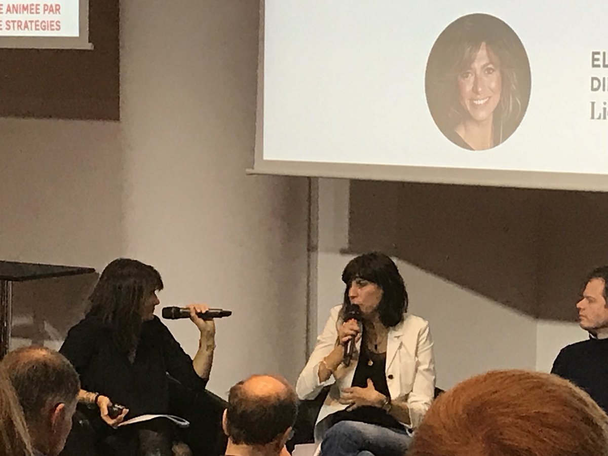 EvaVanRuy's tweet photo. #CONFSTRAT @Strategies Cécile Bitoun remet l’église au milieu du village : Une stratégie de contenu d’engagement se construit sur 2 grands piliers : la culture et le service... et au milieu coule la data #content #BusinessHacking #engagement https://t.co/PLNTyqFJUy