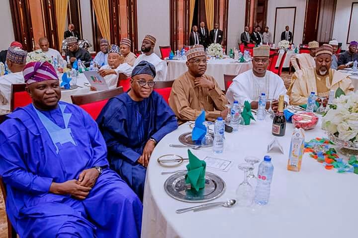 osundotlife's tweet image. President Buhari hosts APC National Working Committee members, Governors and Newly Elected/Returning Senators at the State House on 25th March 2019.