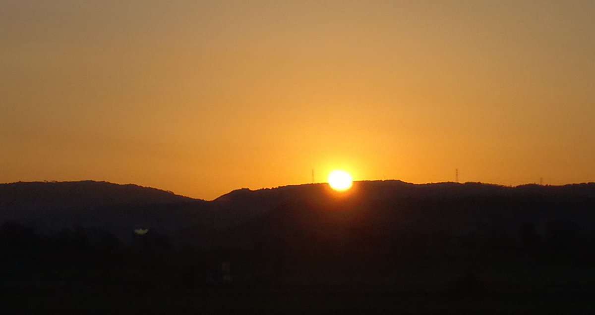 paquisoldado's tweet photo. #Boondia surt el 🌞 en un #celclar sense cap #núvol per #Tona #324eltemps @eltempstv3 @danidanius @nestor_meteo @rbartolisala @meteocat @SoniaPapell @esolerdelcoll @meteomauri @Monica_Usart @AlfredRPico @alcantara_alb @Cat_Meteo @SoldadoTonyi @javioru @rosa_tanti @TomasMolinaB https://t.co/v5KcBe2c2p