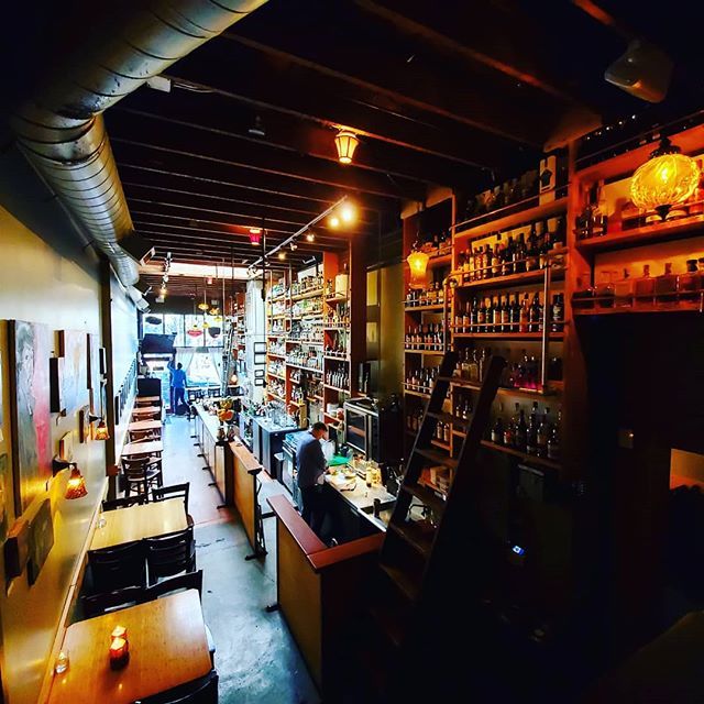 sidecarpdx's tweet photo. All right, let's talk about a whiskey bar! Here we are at Sidecar11, sitting at 640sq/ft with 30 seats and about 560 unique bottles of whiskey (split between American and Scotch). The wall spans the entire space! The proprietor has done an amazing job cu… https://t.co/k4UMWMRLut https://t.co/6dV5LVgeT6