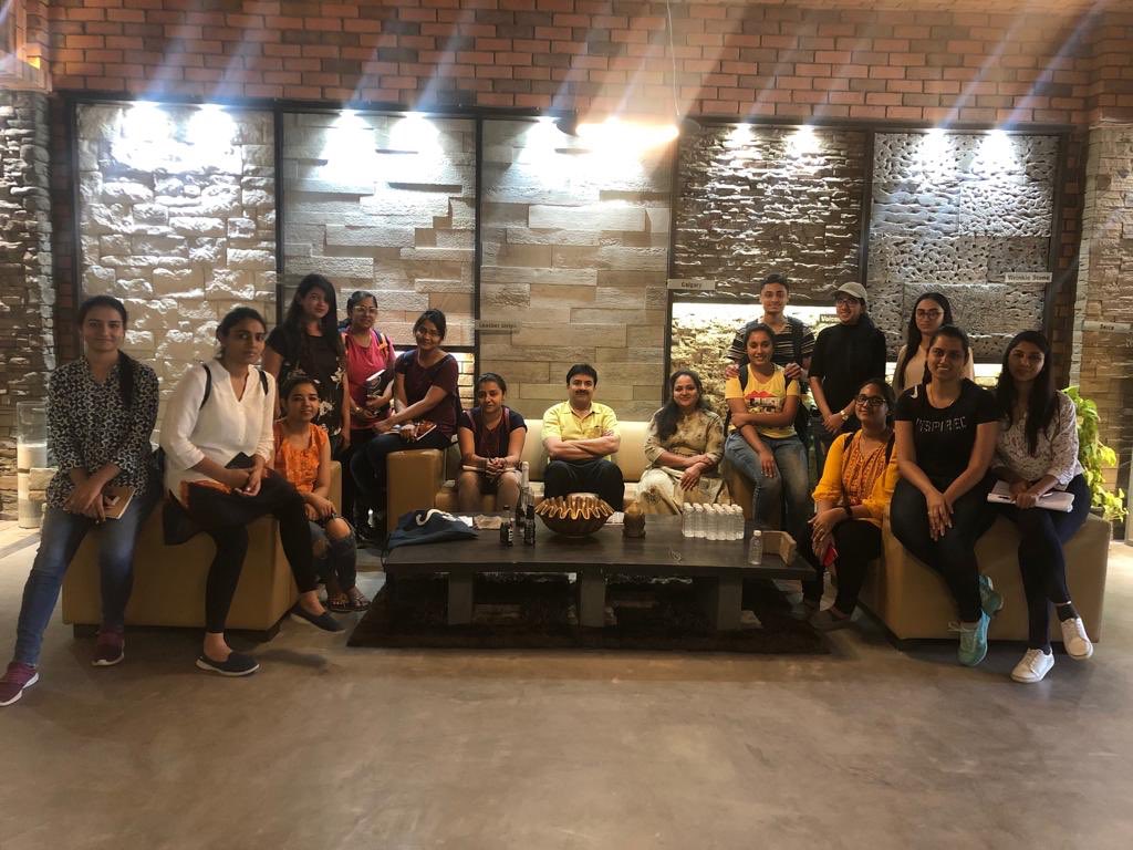 Flexstone_inc's tweet photo. FlexStone®
UID college students at the FlexStone Ahmedabad Gallery, exploring and learning the products.
#productawareness
#wallhighlighters #wallcladding #wallprotection #maintenancefree #handmadestones #concrete #claddingsolutions
#flexstone
https://t.co/sH5sEI9go4 https://t.co/lpUscTQ3Kl