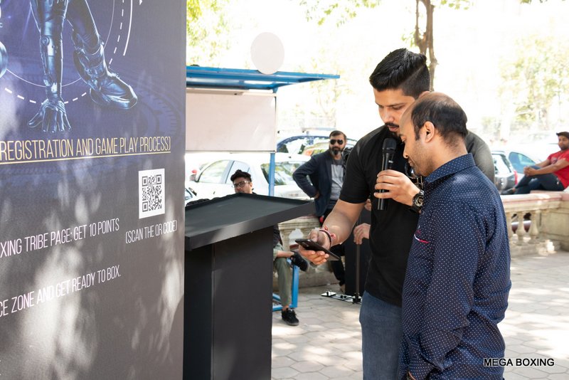 MegaBoxingIN's tweet photo. Mega Boxing team at Galleria introducing the crowd to the world of boxing through VR and engaging activities!
#Galleria #Gurgaon #MegaBoxing #BoxingVR #VRGames #creed2 @creedmovie  #BoxingNews #boxingstream https://t.co/UImR5hn2BZ
