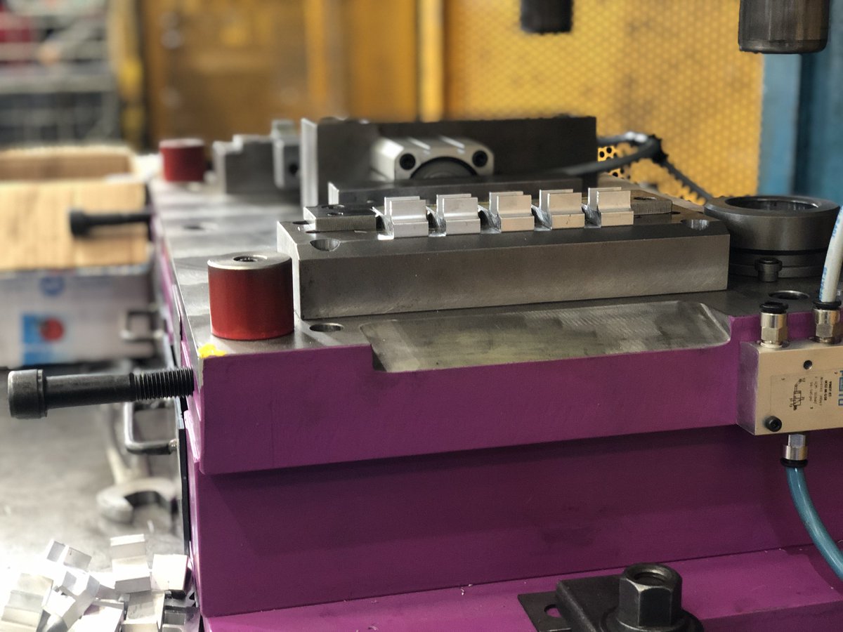 AntobalSL's tweet photo. Primera prueba útil de punzonado para aluminio #prensahidraulica #antobal #automatizacion #mechanicpress #cnc #festo https://t.co/KKHQW8j9G8