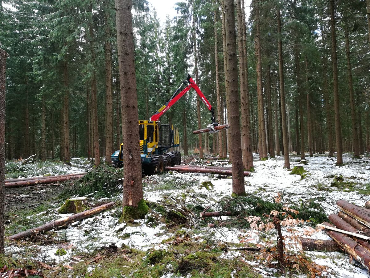 forwarder2020's tweet image. Our second @forwarder2020 protoype arrived in Saxony! However, snowfall makes the testing of the crane-scale more challenging...
#H2020 #SustainableLogging #Forestry