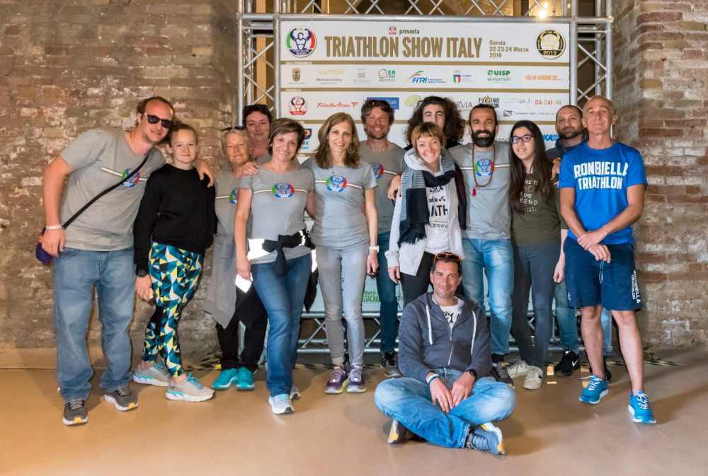 mondotriathlon's tweet photo. #Cervia (RA) torna capitale italiana del triathlon con il 1° #TriathlonShowItaly. Cosa è successo dal 22 al 24 marzo 2019 nella cittadina romagnola.
@sarydossy @TriDega @MarcelloUgazio @hobster83
#galadeltriathlon #fczstyle… https://t.co/AAPSXUVcZg https://t.co/yA7epmfXvT