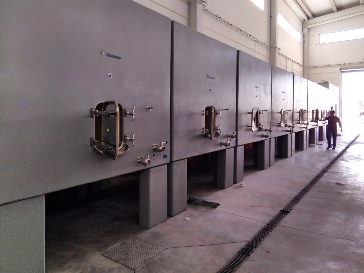 Winecrete's tweet photo. Se termina el mes de marzo y… ¿todavía no has reservado tus depósitos? En breve termina el plazo de solicitudes para suministro e instalación de esta vendimia, así que… llámanos! #winecrete #winemaking #enología https://t.co/uD9sApflS6