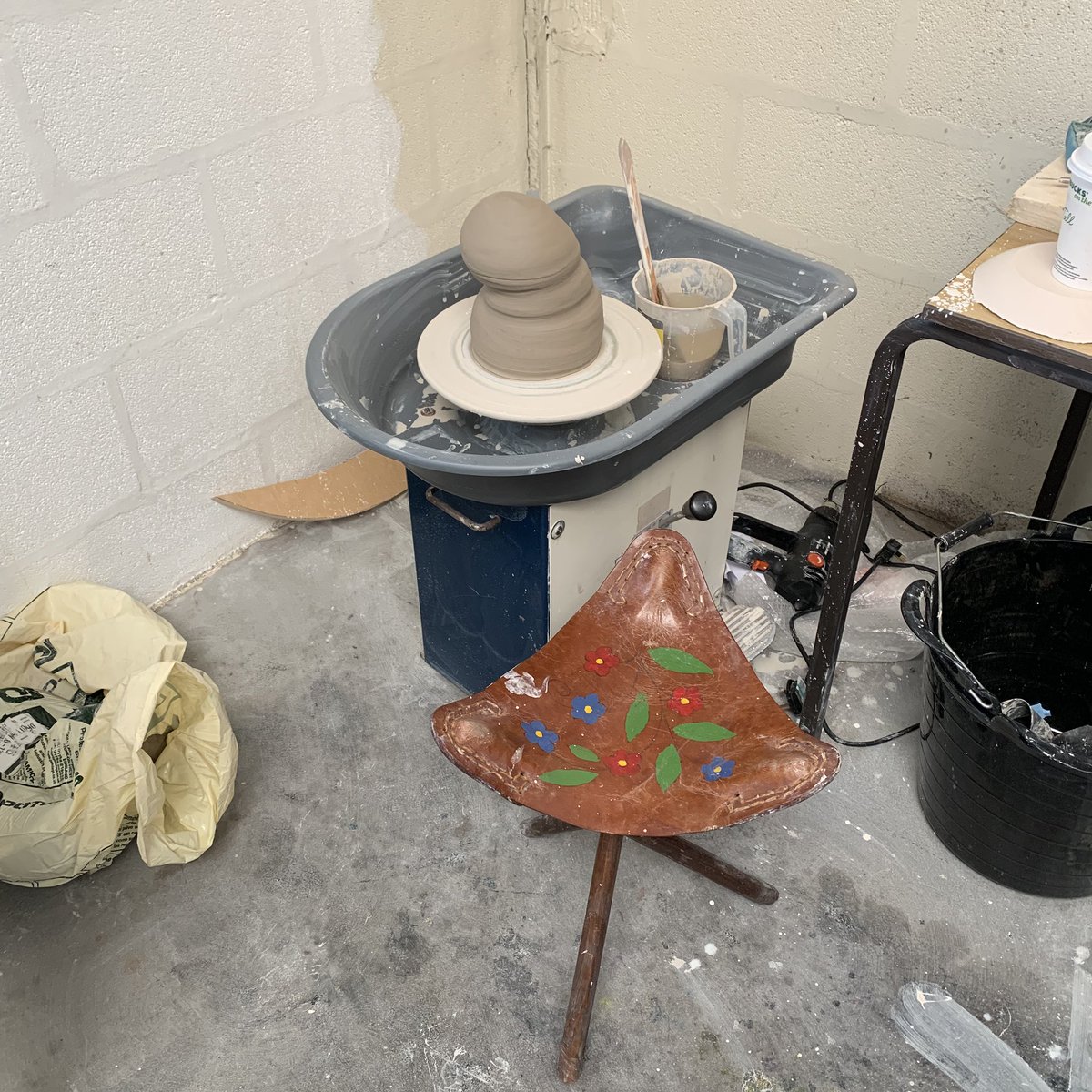 neo_artists's tweet photo. Just been for a catch up with #CarlaLavin #neoMicroresidency #Artist at @boltonuni @Fine_ArtBolton who has been very busy! With @deniswhiteside #PottersWheel #MouldMaking #SlipCasting #Ceramics #Process #ProcessArtist #ProfessionalDevelopment #WorkingWithStudents #Bolton https://t.co/El6c23YPcF