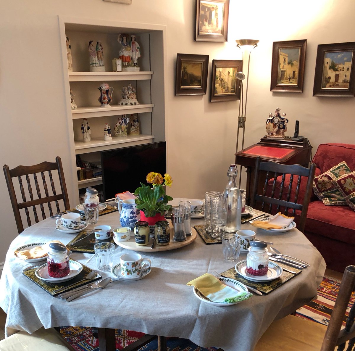 thebandbdoctor's tweet photo. Looking forward to meeting you all @CountryLiving Fair Alexandra Palace on Friday 29 at 2.00 in CL Spring Theatre and Saturday 3.00 CL Theatre. #inspiration #advice #@CLFairs #CLSPRINGFAIR #STEPINSIDEECL @Turkshallbandb #granpreneur #bandbs @Wix @HWSomerset @eviivo @BandBassoc https://t.co/heBth0ZCPo