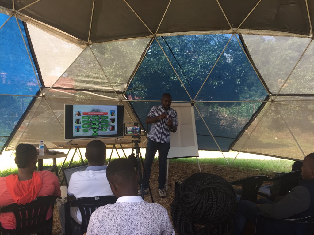 jsnetzim's tweet image. There is the need to answer  the ‘So What’ factor in the story .There is need to have a clear direction on the issue on the story says @Musvanhiri #LearnCreateShare @TheFeedZW #TheFeedZw