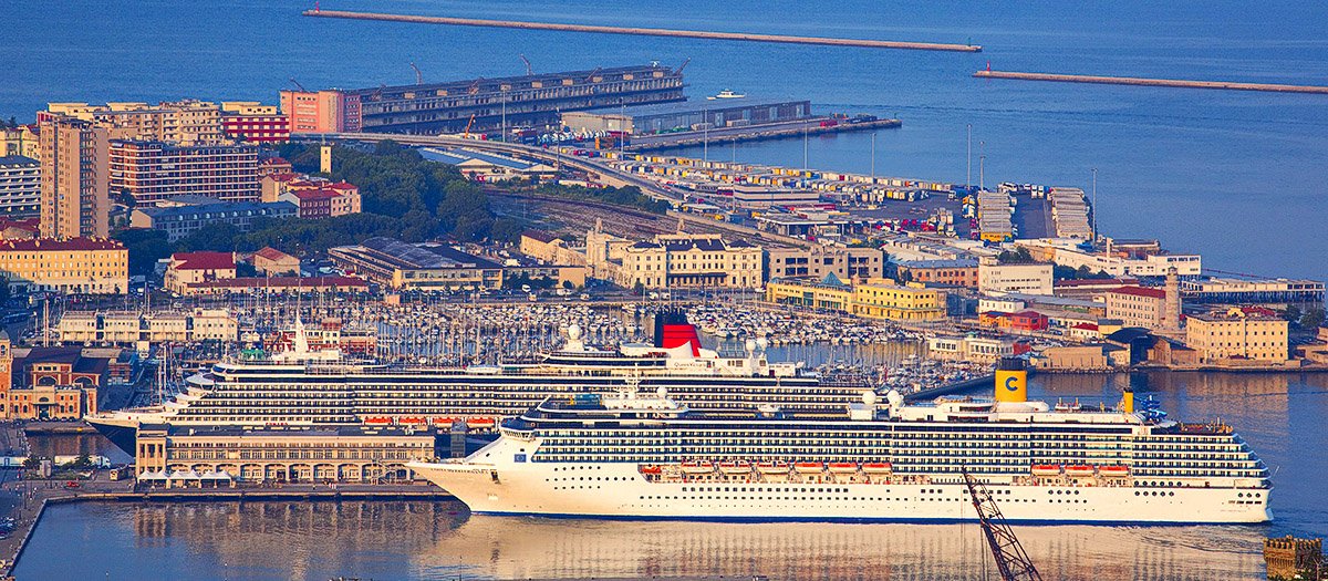 UniTrieste's tweet photo. #28marzo | #Trieste Stazione Marittima 

Conferenza finale di @SecnetProject sulla cooperazione istituzionale transfrontaliera per il rafforzamento della security portuale
#portsecurity #CyberSecurity #cooperation

Info ► https://t.co/IpIJzCOXc5 https://t.co/OhOEMY0Nzl