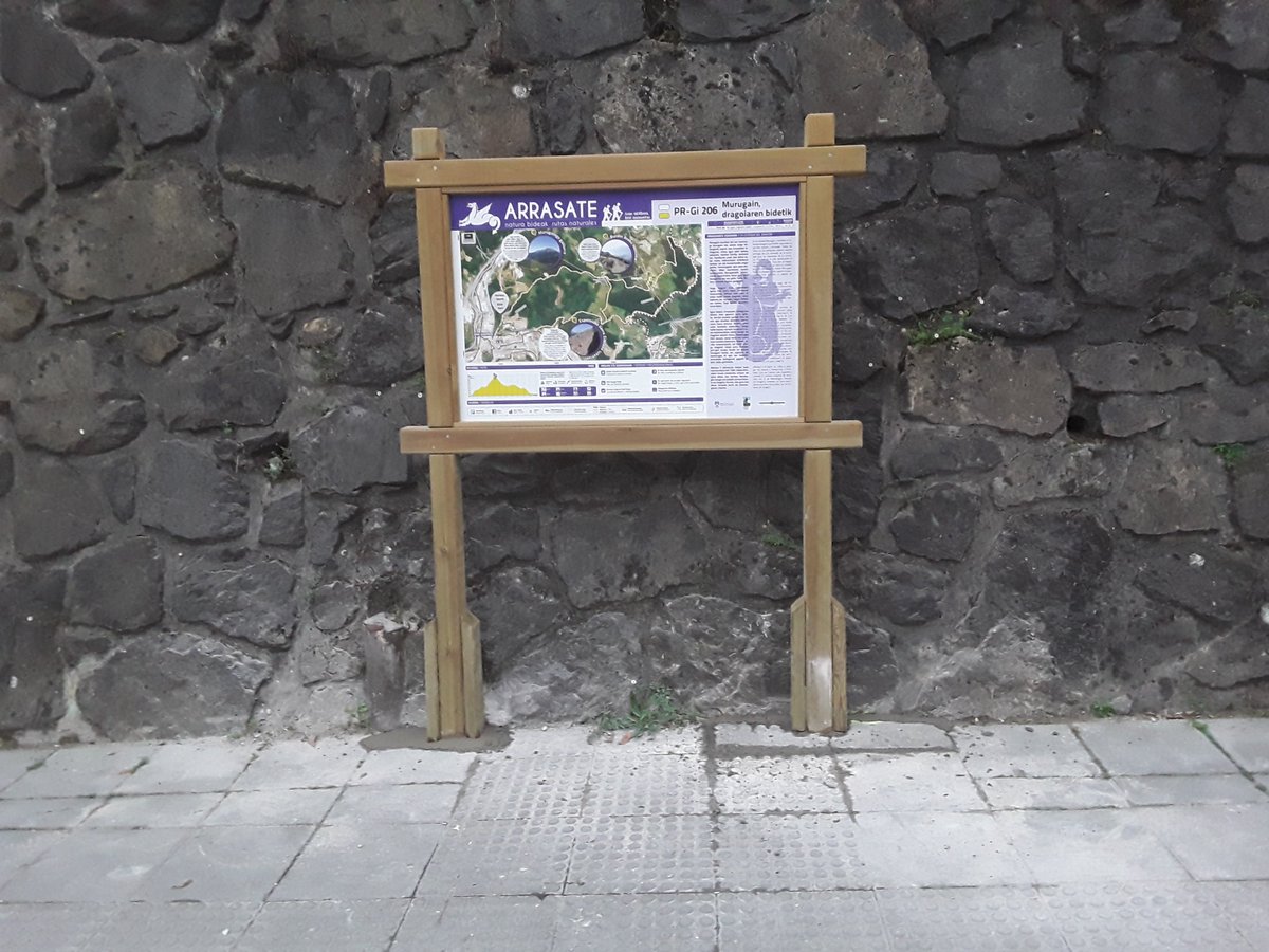 orain21's tweet photo. [EU] Zortzi ibilbide zirkular eta 3 igoera berri seinaleztatu dira Arrasaten. Panel infromatiboak diseinatu dira eta 2 gida-mapa.

[ES] En Arrasate-Mondragón se han creado y señalado 8 rutas circulares y 3 ascensos nuevos. Se han diseñado paneles informativos y dos mapas-guía. https://t.co/cQW0auBOHu