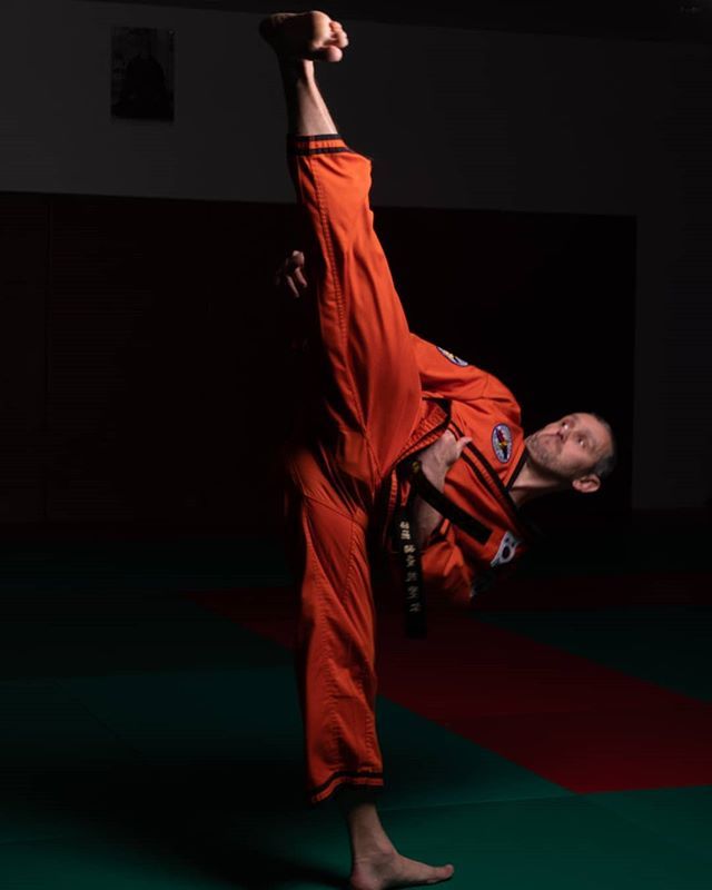 HapkidoJ's tweet photo. On teste le nouveau flash...
BientΓ΄t plein de nouvelles photos..
.
#raphaelcouet #yopchagi #korea #hapkido #jinjungkwan #jjk #kicks #dobok #kicking #flash #light #martialarts #martialartslife https://t.co/nZ87FdP1l8 https://t.co/hOVYpsFniS