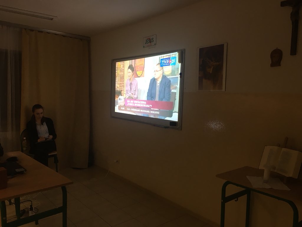 CathVoicesPL's tweet photo. II część parafialnych warsztatów już za nami - uczymy metody #CatholicVoices w praktyce i na konkretnych przykładach! Ogromne zainteresowanie, ciekawość i aktywność wśród uczestników. Brawa dla naszej @awicikowna <3 #CVmethod #metodaCV #komunikacja #wiara #CVglobal #metodaCV https://t.co/YAja2m2zPT