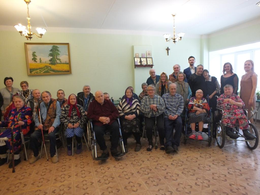gor_internat's tweet photo. #spno Творческий коллектив МБУК  "Метеор"представили вниманию наших бабушек и дедушек концертную программу "Миллион причин, чтобы поздравить мужчин".В исполнении Е.Андронова, Е.Рожковой, В.Байбак прозвучали замечательные песни "Русские морозы", "Про любовь", "Лунная мелодия"и др. https://t.co/FC4gAt2Q7i