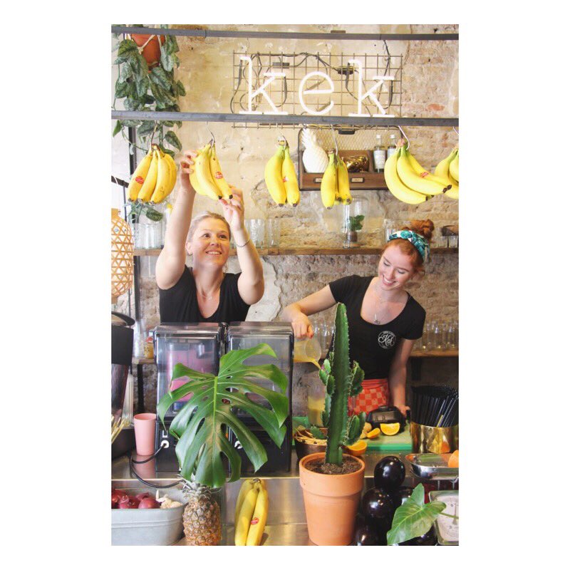 🌺Spring is in the air! Come in and get your Vitamin Boost at our juicebar! 🍍🍓🍌🥝🥕🥒🥑 @ Kek - De koffiebar van Delft #freshjuice #kekdelft #Vitamines