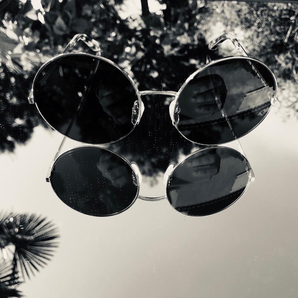 ShadesByHito's tweet photo. Plus que quelques jours avant l’ouverture de la boutique 😎 Cette année retrouvez @victoriabeckham eyewear collection 😍
Shades By Hito boutique Opening Soon 🕶 #ShadesByHito
.
#victoriabeckham #eyewear #sunglassess #sunglasses😎 #lunettesdesoleil #antibesjuanlespins #juanlespins https://t.co/MOGTE1YNkH