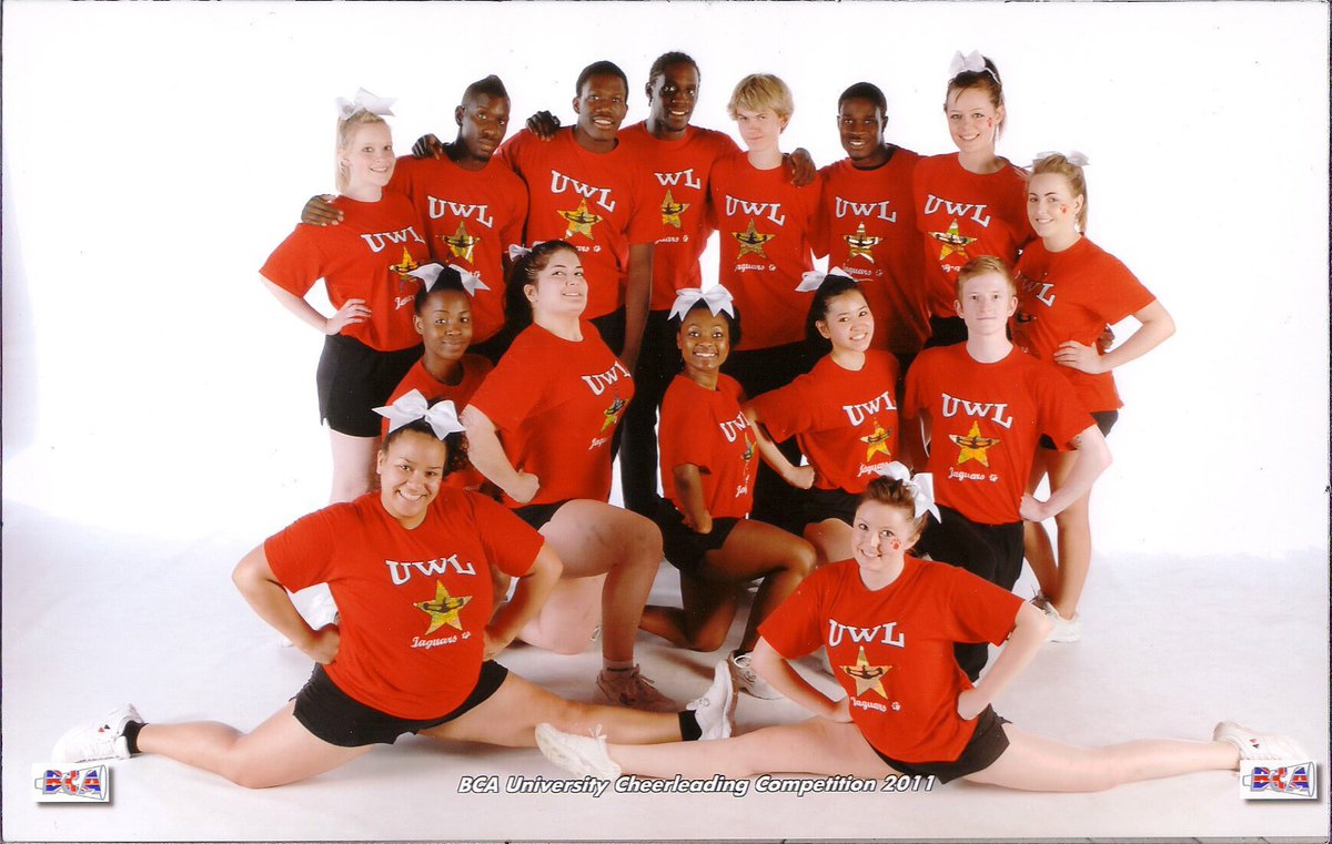 OhMarieTurner's tweet photo. A large and obnoxious #UPTHEVALLEY to @UWLNetballTeam and @UWLCheerleading for varsity today 🖤❤️🖤❤️ https://t.co/6c1GWDlyVv