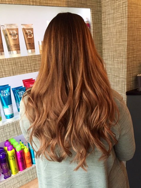 FatalAbydesign's tweet photo. Wednesday Warmth 🔥 Kortney at #Colchester’s been busy creating this dreamy #Balayage, featuring a darker root &amp; warm brown through the mid lengths/ends. 👏🏻 https://t.co/v3zBAT854W