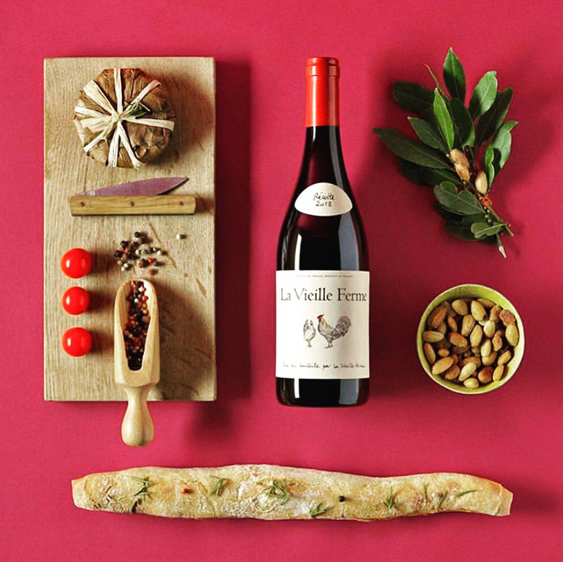 Mood for red!? 
#lavieilleferme #frenchwine #wine #chickenwine #redwine