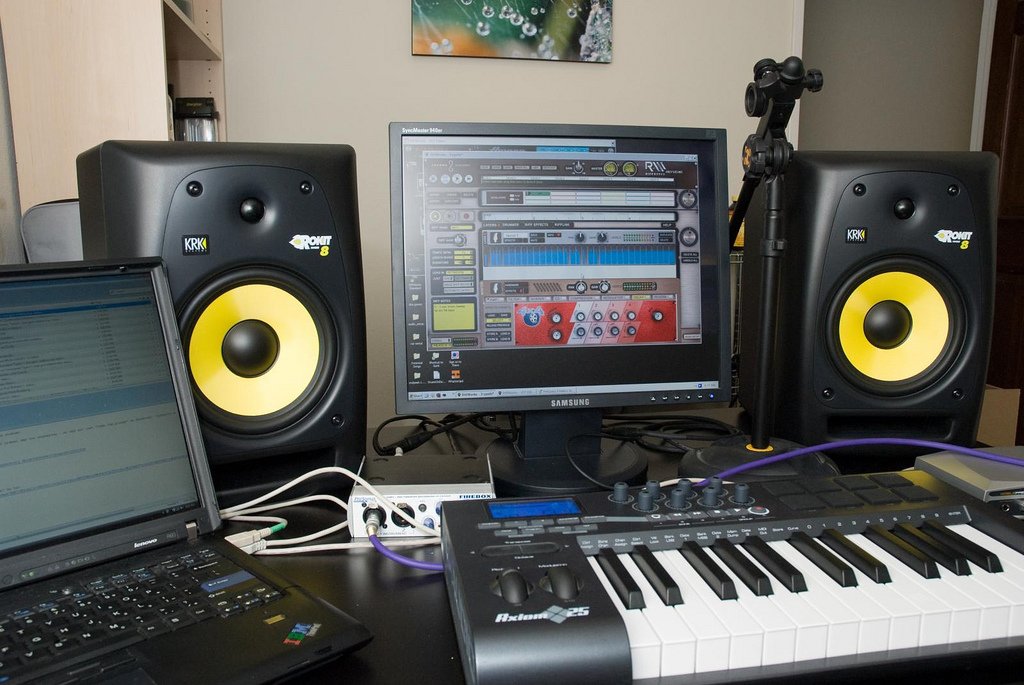 Audiowharehouse's tweet photo. The new KRK 8 is designed with front-firing bass port which reduces boundary coupling distortion from distraction and it is as cheap as 180K only. Please RT my customer may be on your TL. https://t.co/LFDrF6JJT4