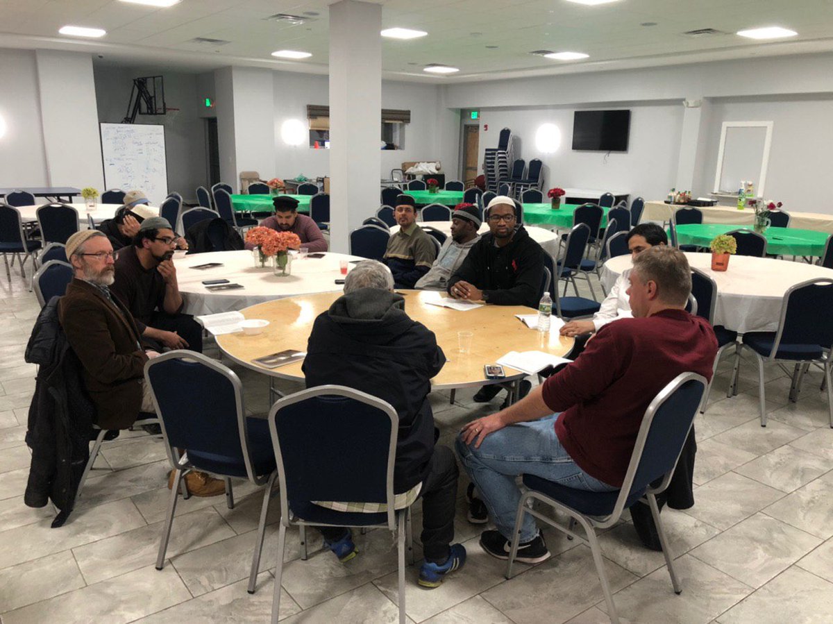ImamADibba's tweet photo. Very healthy discussion about Revealed Books in different faiths.
Every Tuesday evening you can #AskAnImam in #Philadelphia through open dialogue @PhillyMosque
And then a ping pong match with the Rabbi guest. He is goooood https://t.co/ZGjAdnz989