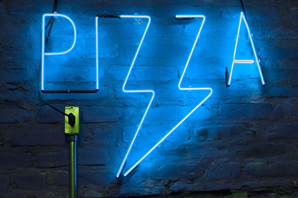 healthytravel's tweet photo. Will an installed in-car #app make you order more #Domino's Pizza? 
Ordering feature will be automatically loaded into millions of cars including Chevrolet, Buick, GMC, Toyota &amp; Cadillac. @XevoInc is the platform developer. #conectedcars #eatingonthego #quickserve 
#driving https://t.co/2qfSWNTNUc