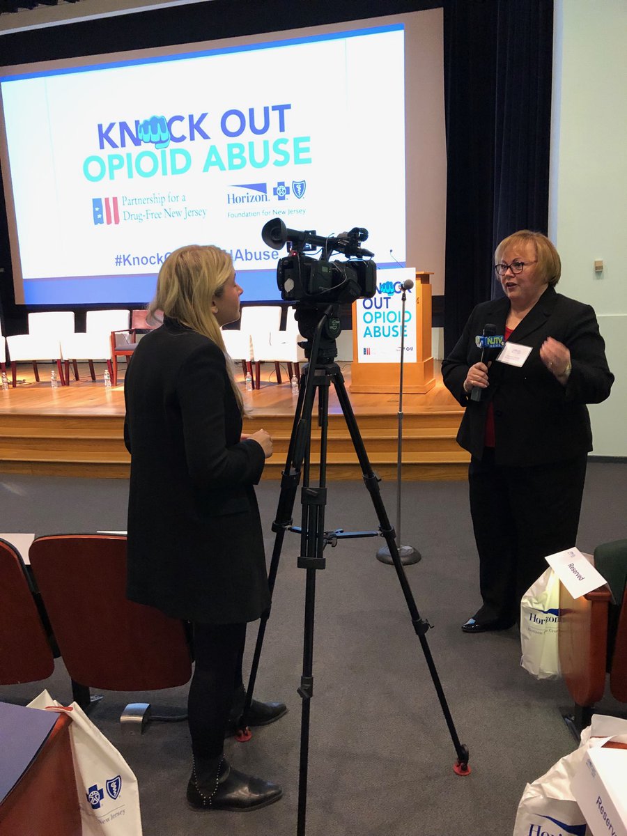 drugfreenj's tweet photo. Leah Mishkin from NJTV interviews Suzanne Kunis from ⁦@HorizonBCBSNJ⁩ at the Knock Out Opioid Abuse  Summit in Newark. ⁦@HZNFoundation⁩ #PDFNJ #KnockOutOpioidAbuse https://t.co/rLoZE8KDmO