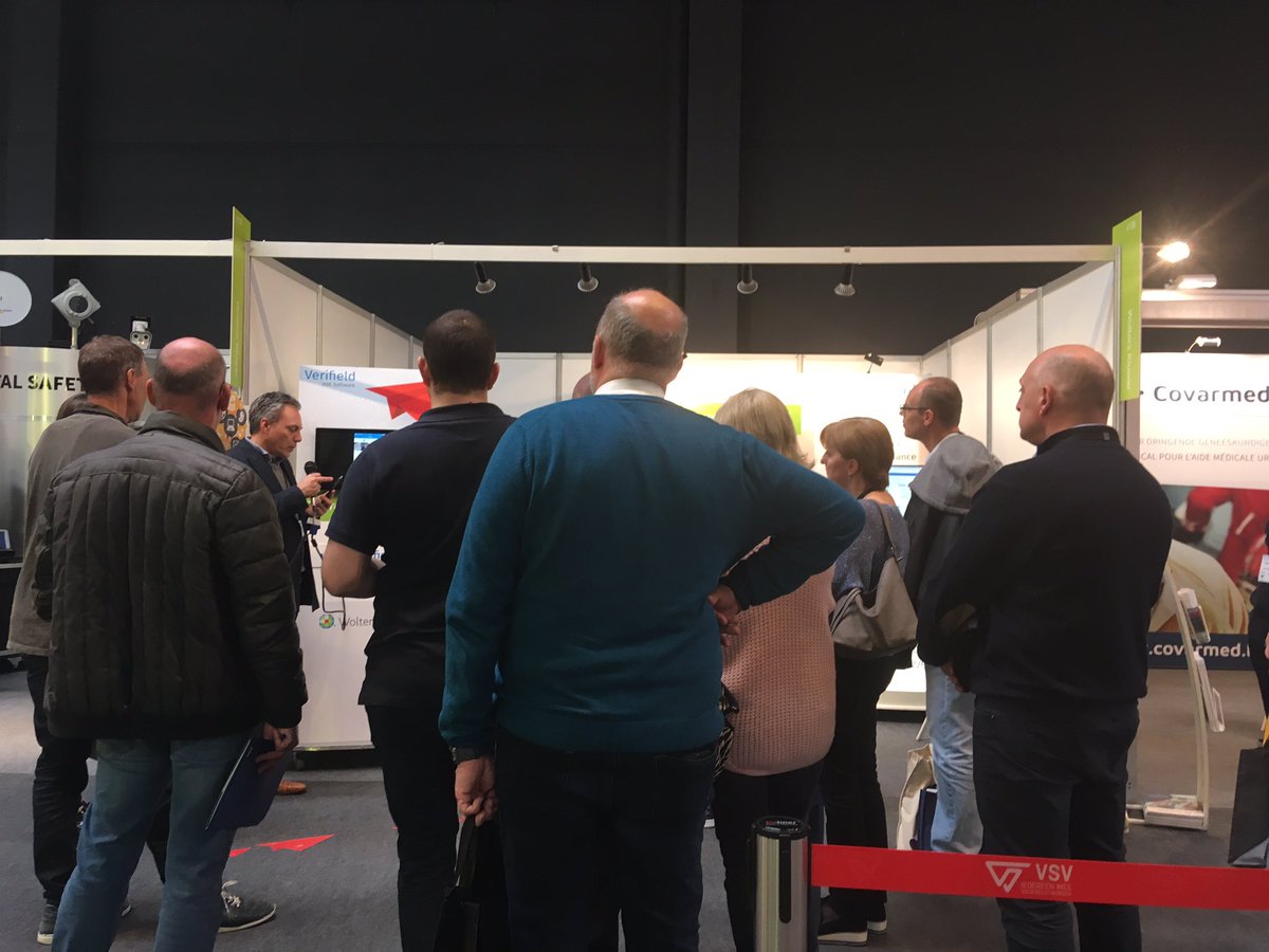 katelijneversc1's tweet photo. Innovation Tour passeert stand #wolterskluwer #verifield op beurs  #worksafe te Antwerpen https://t.co/Ul57FcomEe